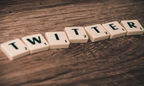 Twitter cancels legacy blue checkmarks to expand Twitter Blue program